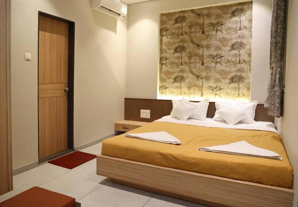 'Sumadhu Homes 301 ' Kolhapur Eksteriør billede