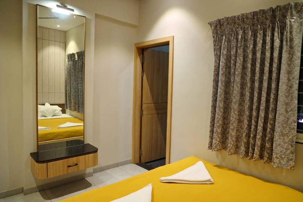 'Sumadhu Homes 301 ' Kolhapur Eksteriør billede